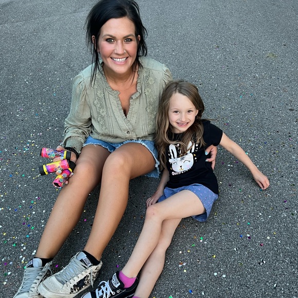 Meet your Posher, Darby - Picture 2 of 15